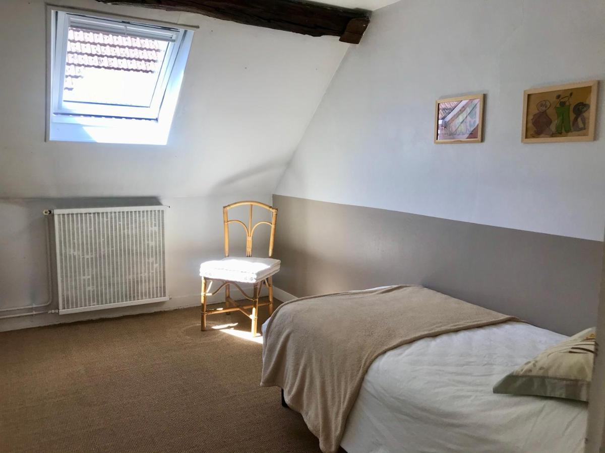 Gite De Mauxe Acquigny Экстерьер фото